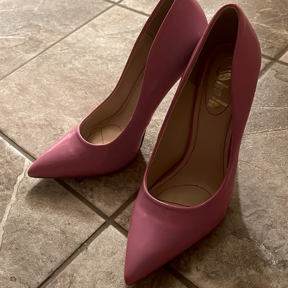 Faux patent leather pointed toe stiletto heels